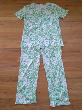 Lake Pajamas Green And White Floral Set Medium Pants And Large Top